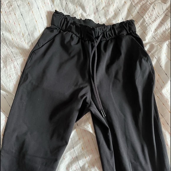 lululemon black on the fly pant 7/8 25” - Picture 5 of 6